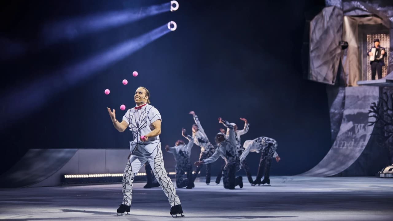 Agustín Bells durante una de sus presentaciones en Crystal, el espectáculo del Circo del Sol sobre hielo.