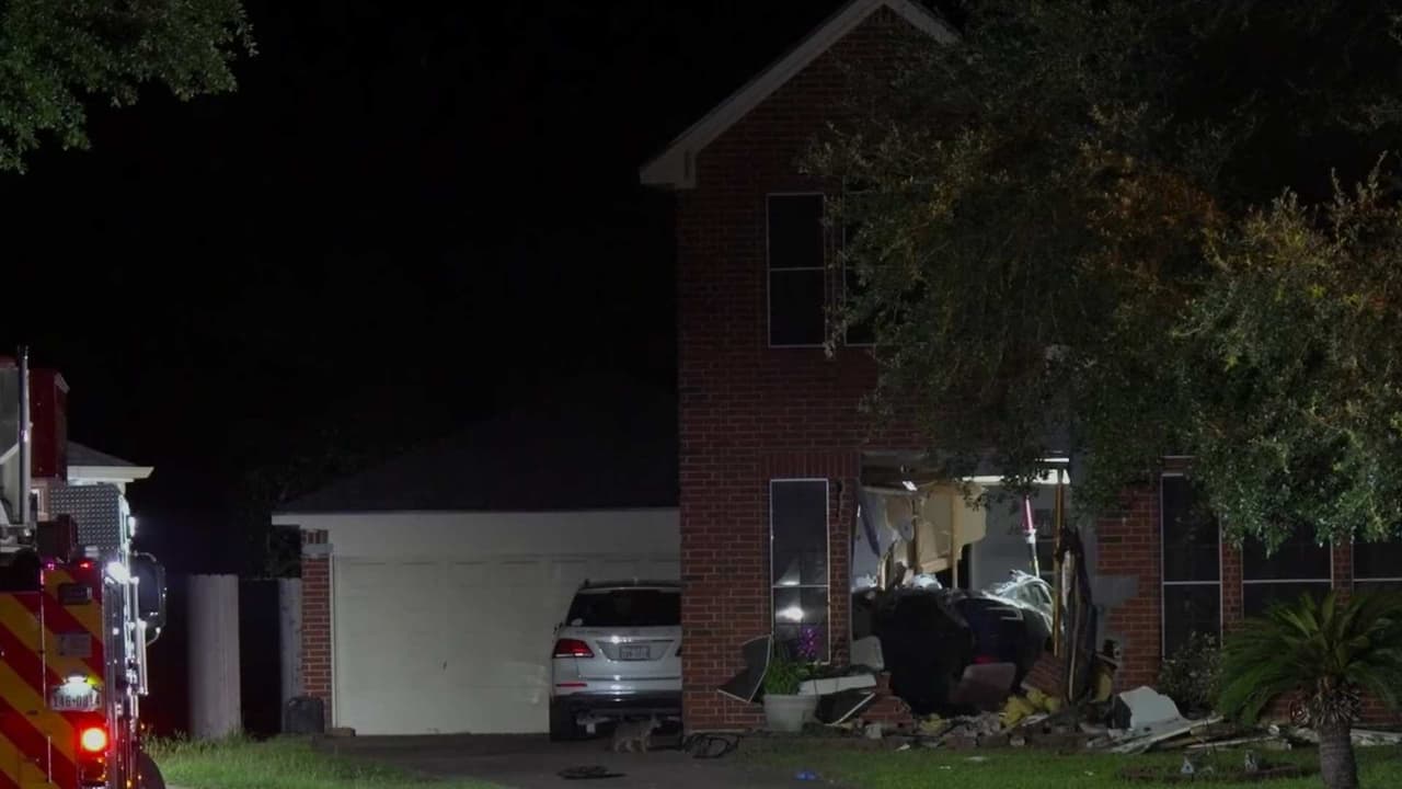 Identifican como hispana a abuela fallecida luego de que Tesla impactara su casa en Katy, Texas
