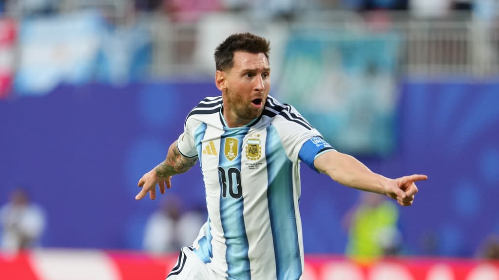 Lionel Messi celebra tras anotar el segundo gol contra Austria.