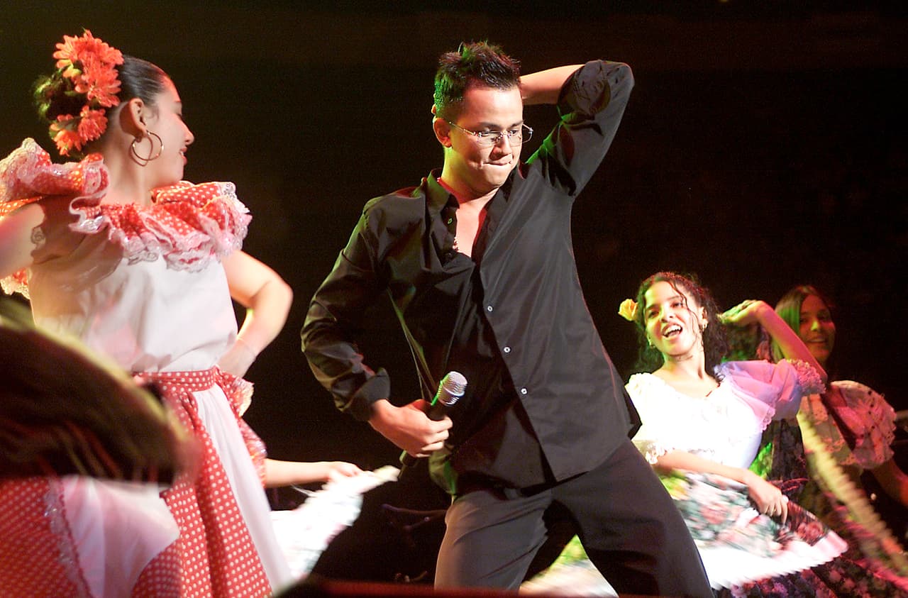 Tras debutar en 1996 con el disco 
<i>Sentimientos, </i>1997 ocupó el puesto 185 en Billboard. Su segunda mejor aparición en los listados.