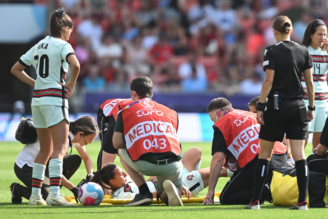 Suecia aplastó 5-0 a Portugal en la Jornada 3 con doblete de Filippa Angeldal, goles de Kosovare Asllani y Stina Blackstenius, y autogol de Carole Costa.
