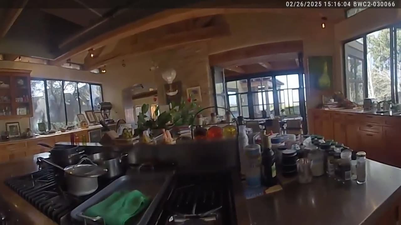 El caso ha generado conmoción pública debido al contraste entre la imagen pública de Hackman y las condiciones deterioradas en que vivía antes de su muerte.