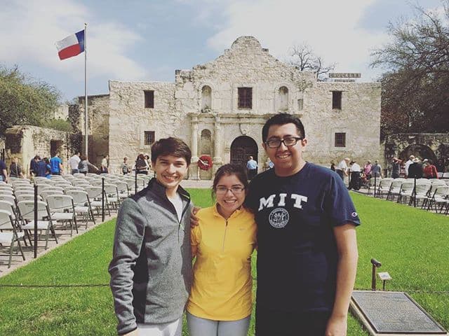 Este 2016, Texas celebra el 180 aniversario de su independencia de México, lo cual llevó a mucha gente a visitar la misión de El Álamo, una locación de especial relevancia durante el proceso independentista. La declaración de independencia fue firmada el 2 de marzo de 1836 por el general Sam Houston, y en ella se acusaba al gobierno de México de no proteger la vida ni la libertad de los texanos.