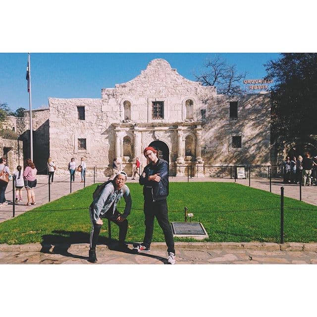 Este 2016, Texas celebra el 180 aniversario de su independencia de México, lo cual llevó a mucha gente a visitar la misión de El Álamo, una locación de especial relevancia durante el proceso independentista. La declaración de independencia fue firmada el 2 de marzo de 1836 por el general Sam Houston, y en ella se acusaba al gobierno de México de no proteger la vida ni la libertad de los texanos.