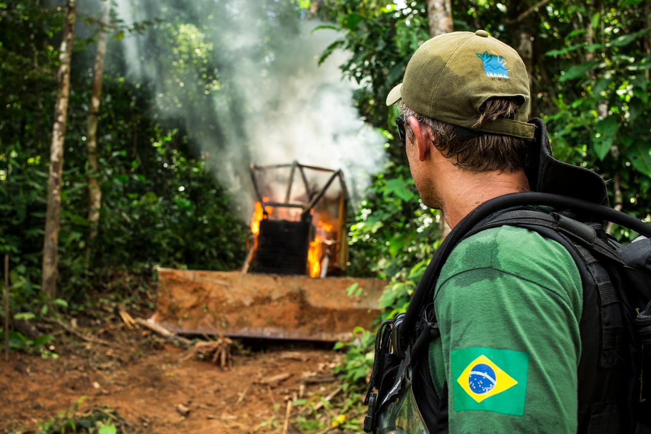 Given the impossibility of confiscating machinery, the best option is to destroy it and leave it behind.