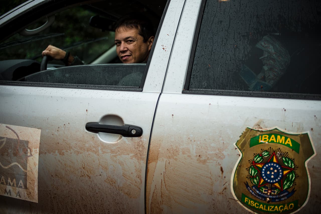 Cabral works for the Brazilian Institute of the Environment and Renewable Natural Resources (IBAMA)'s Specialized Monitoring Group (GEF, in Portuguese) to combat environmental crimes.