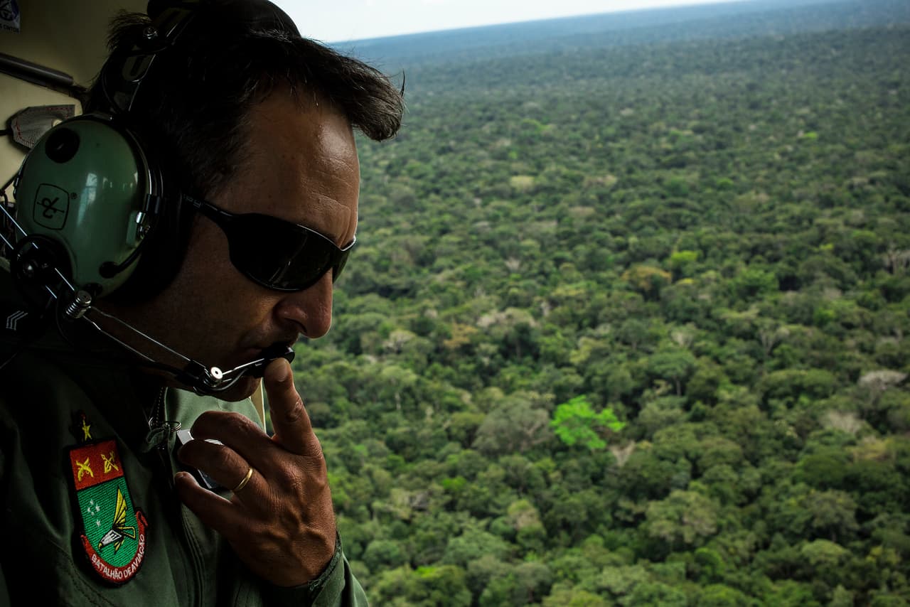 IBAMA agents look for illegal miners from the sky – needles in a haystack.