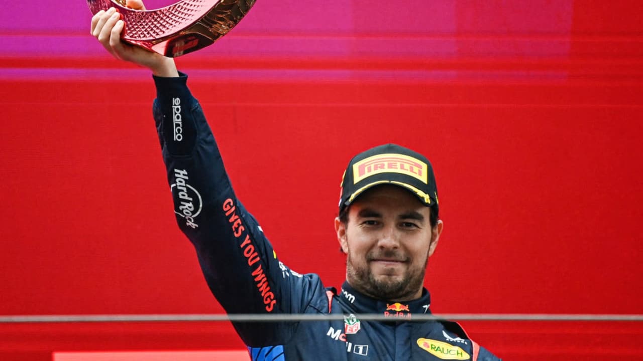 Verstappen arrasa y Checo Pérez sostiene el podio en el GP de China