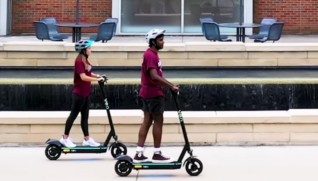 Scooters a $1: La nueva alternativa de transporte público para recorrer la ciudad de Carbondale