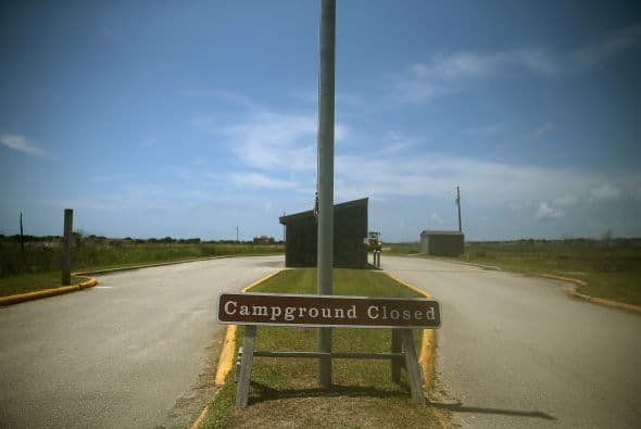 Y se moverá en paralelo a la costa de las Carolinas durante las próximas 23 y 36 horas.