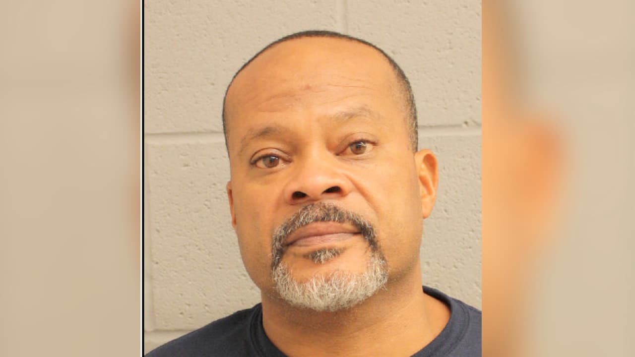 Roderick Montray Brown, de 46 años, fue detenido por ser sospechoso de manejar ebrio.