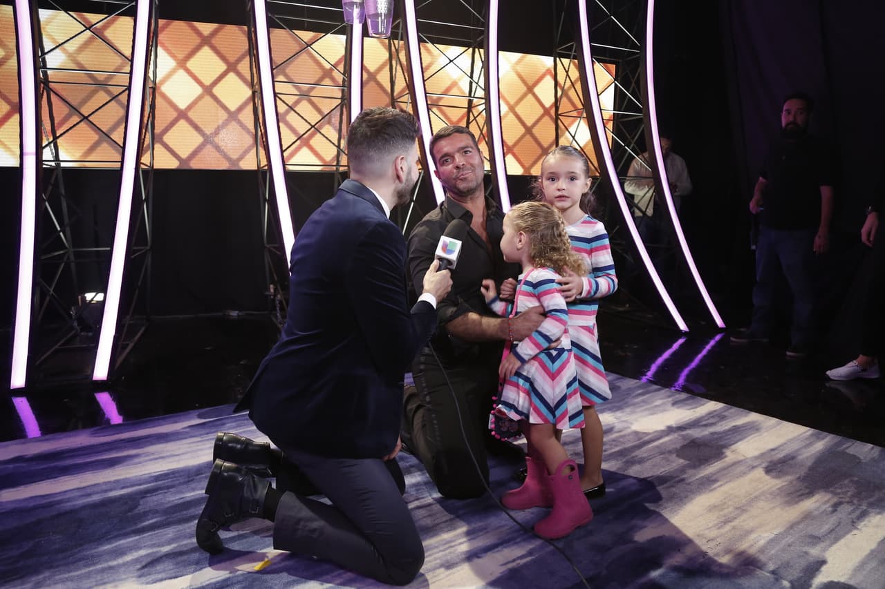 "Tengo a mi familia, mi esposa, las niñas, a la gente y toda la producción, que es una maravilla. A la gente le va a fascinar este programa", dijo Montero.