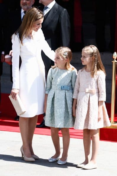 La Princesa de Asturias y la infanta Sofía lucieron el mismo diseño en distintos tonos.
