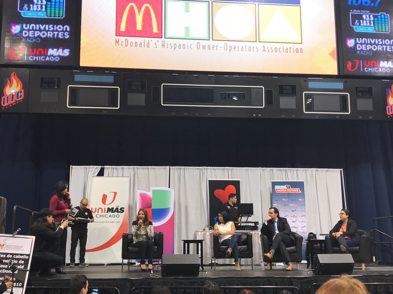 También hubo muy buena información en el foro de inmigración.