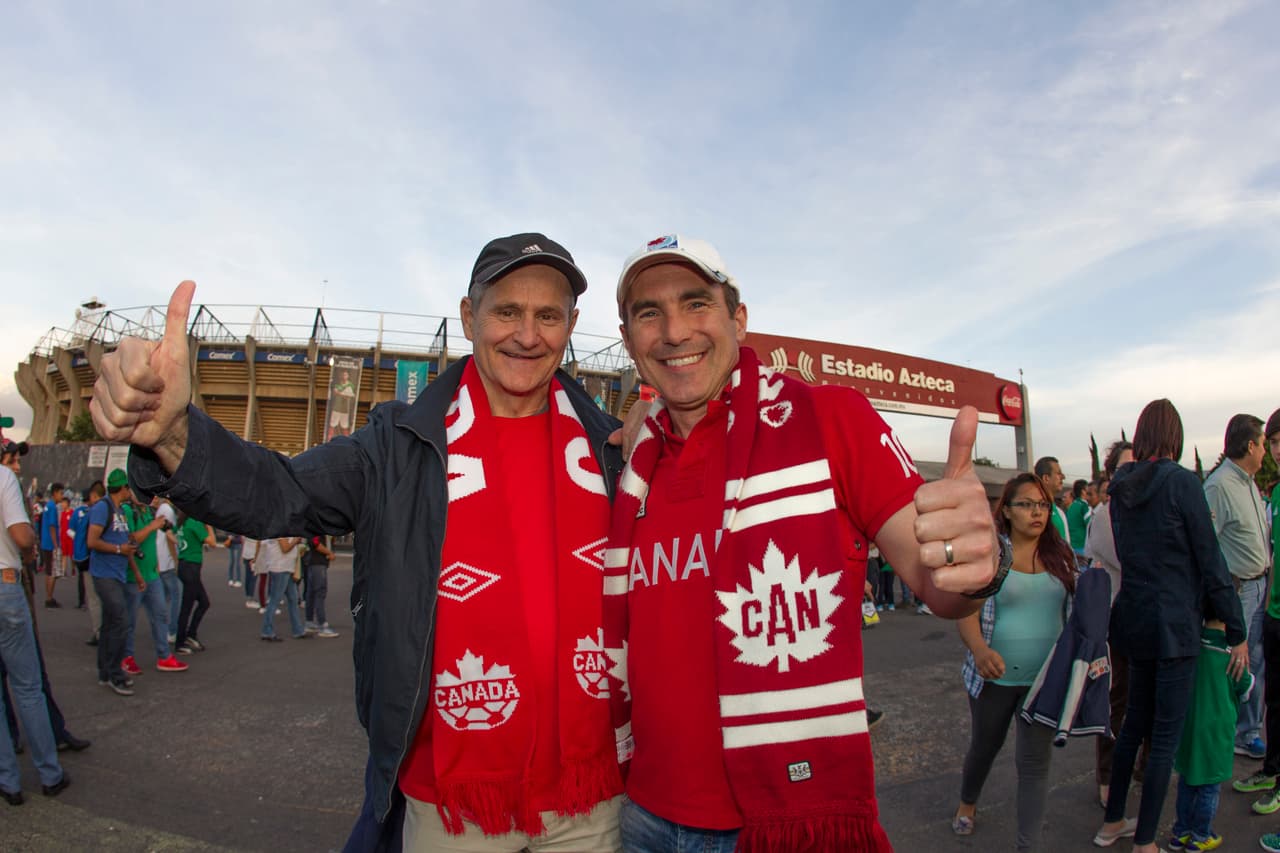 Caras lindas, familia y amigos se dieron cita en el Estadio Azteca para apoyar al Tri ante Canadá en las eliminatorias de Concacaf