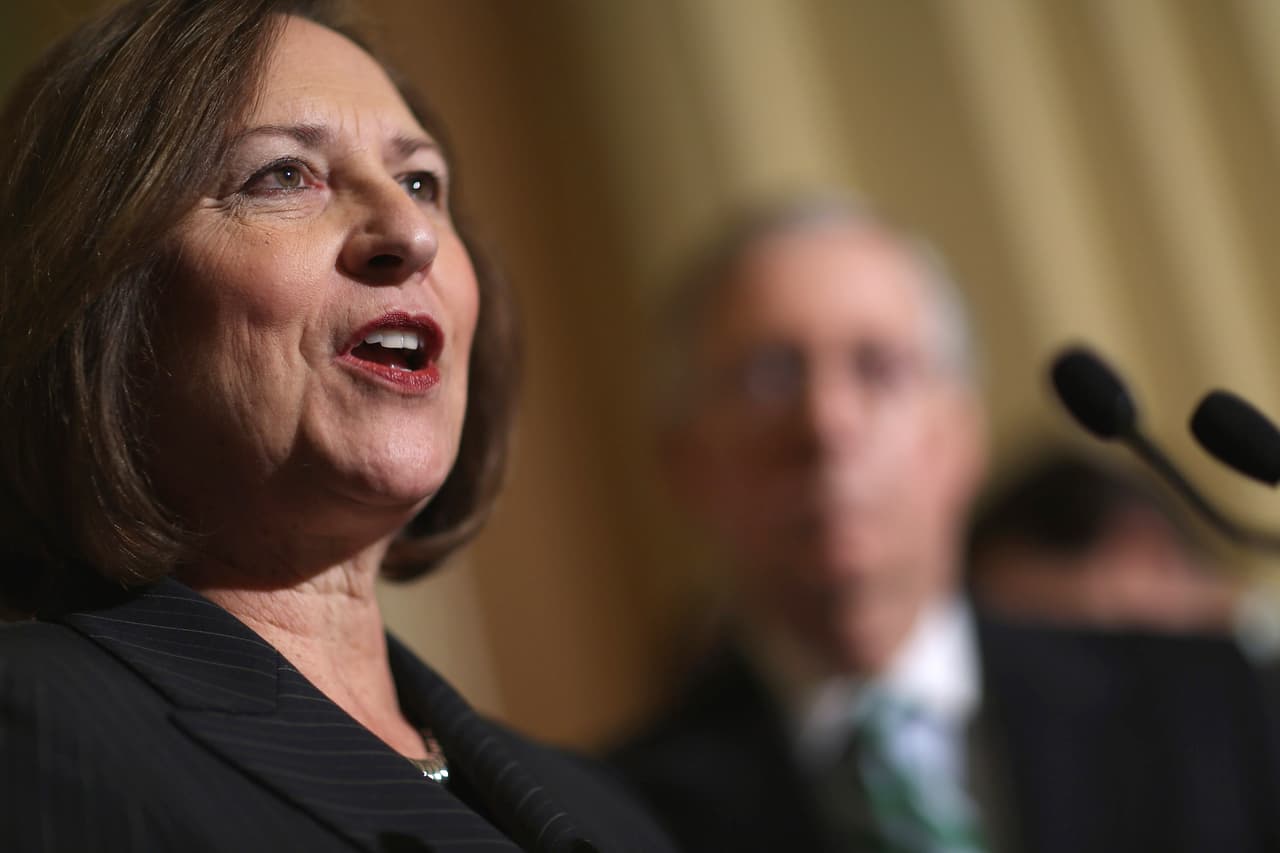 La senadora que, arrepentida por segunda vez, vuelve a apoyar a Donald Trump