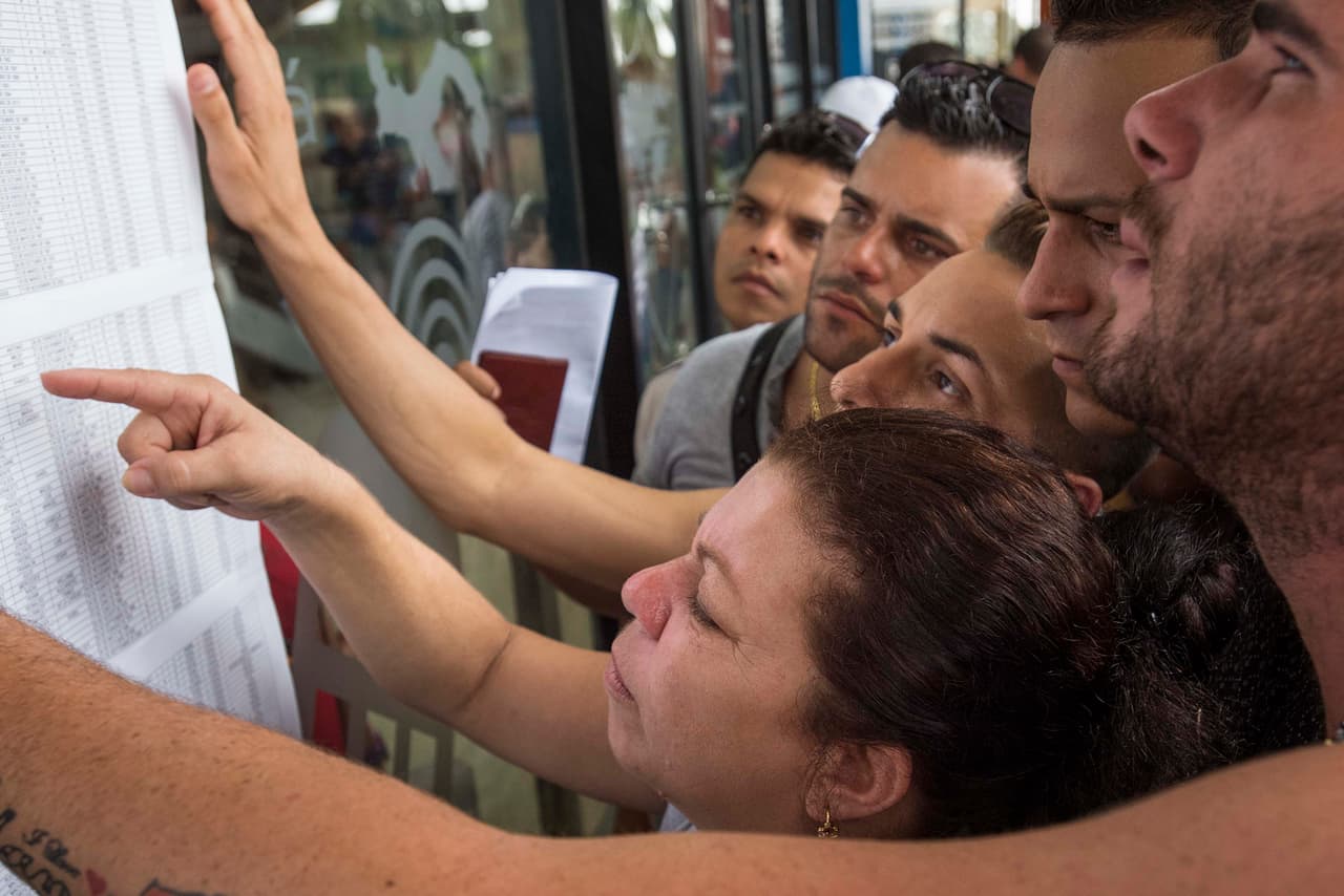 Los cubanos que ya tienen boletos viajarán a Ciudad Juárez y de allí en autobús a Nuevo Laredo, desde donde cruzarán a territorio estadounidense.