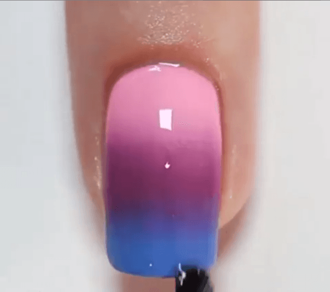 Sin duda los reyes de la temporada son los colores pastel y más si lo haces en este estilo difuminado, que está en súper tendencia.