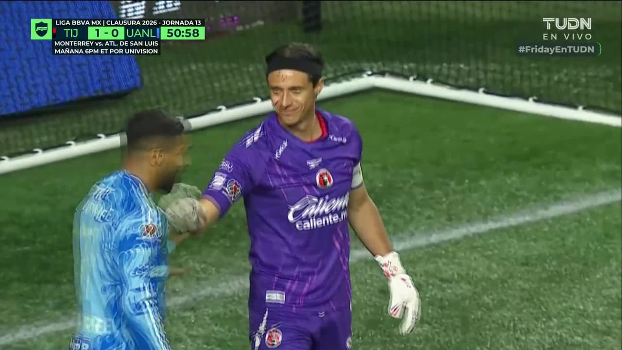 ¡Tremenda atajada de Toño Rodríguez! Búfalo intento pero se le negó el gol