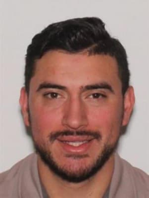 <h3 class="cms-H3-H3">Luis Dávila </h3>
<br>
<br>El pasado 29 de marzo de 2021, Dávila
<b>dejó Arkansas para visitar a su novia en México </b>y nunca más se tuvo noticias de él.
<br>
<br>Con 31 años cumplidos, el desaparecido
<b> fue visto por última vez cerca de Monterrey, México, </b>vistiendo una camisa blanca y pantalones vaqueros, conduciendo un automóvil plateado.
<br>
<br>El FBI cree que Dávila puede estar todavía en territorio mexicano, posiblemente cerca de Nuevo Laredo, Tamaulipas,
<b> con amplias posibilidades de que haya sido víctima de secuestro. </b>
<br>