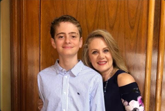 Nicolas dejó atrás la infancia, sin embargo, para Erika Buenfil sigue siendo su pequeño hijo.