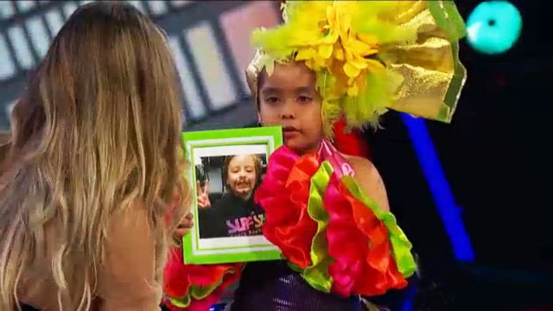 Pero el intercambio entre ambas se volvió un poco 'incómodo' cuando Nayleah le confesó sin pelos en la lengua que era la 'esposa' de su hijo Mateo.