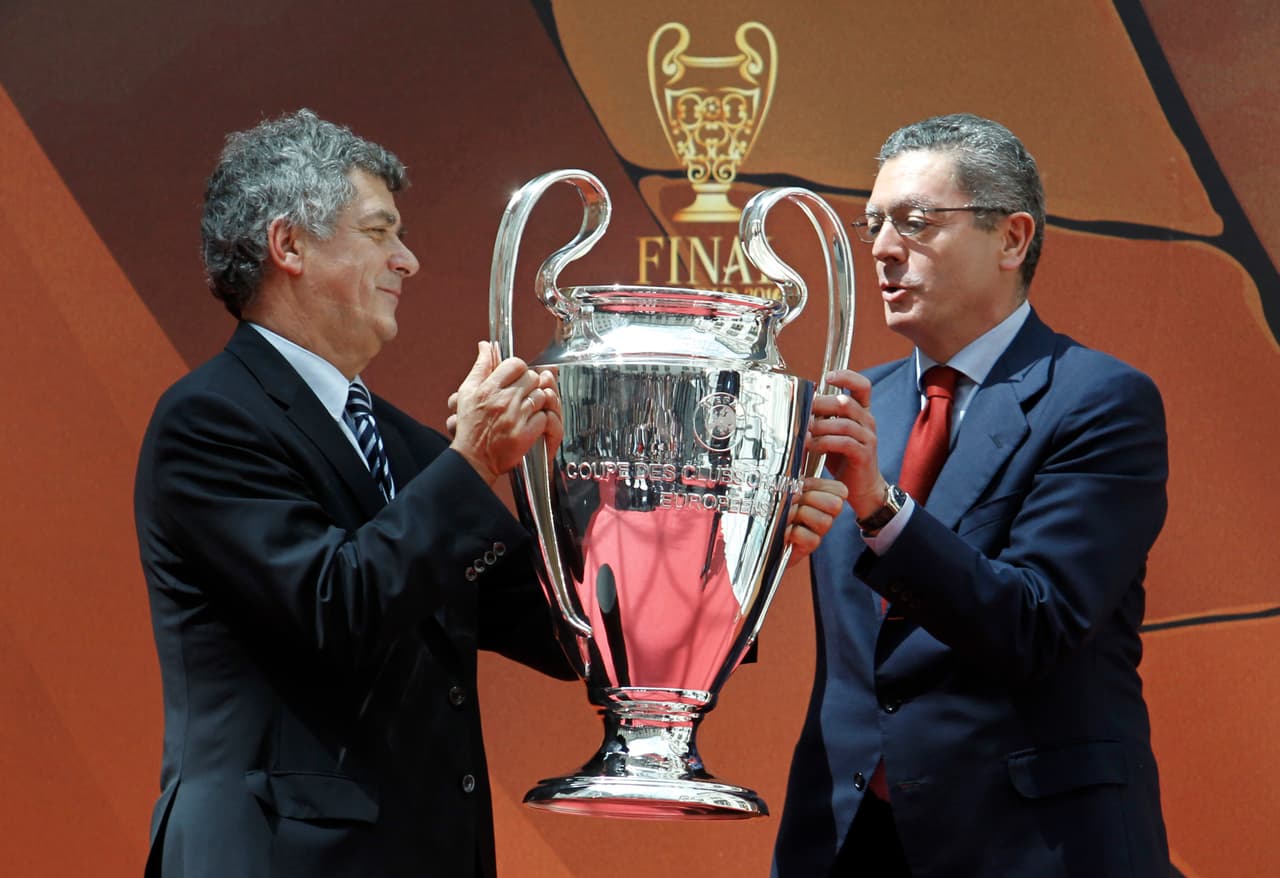 Con 29 años en la dirigencia en la Federación Española de Fútbol su influencia en la UEFA y en FIFA es tan grande como la que tuvo en su momento Julio Grondona, que duró 36 años como presidente de la Asociación de Fútbol Argentino (AFA) antes de morir.