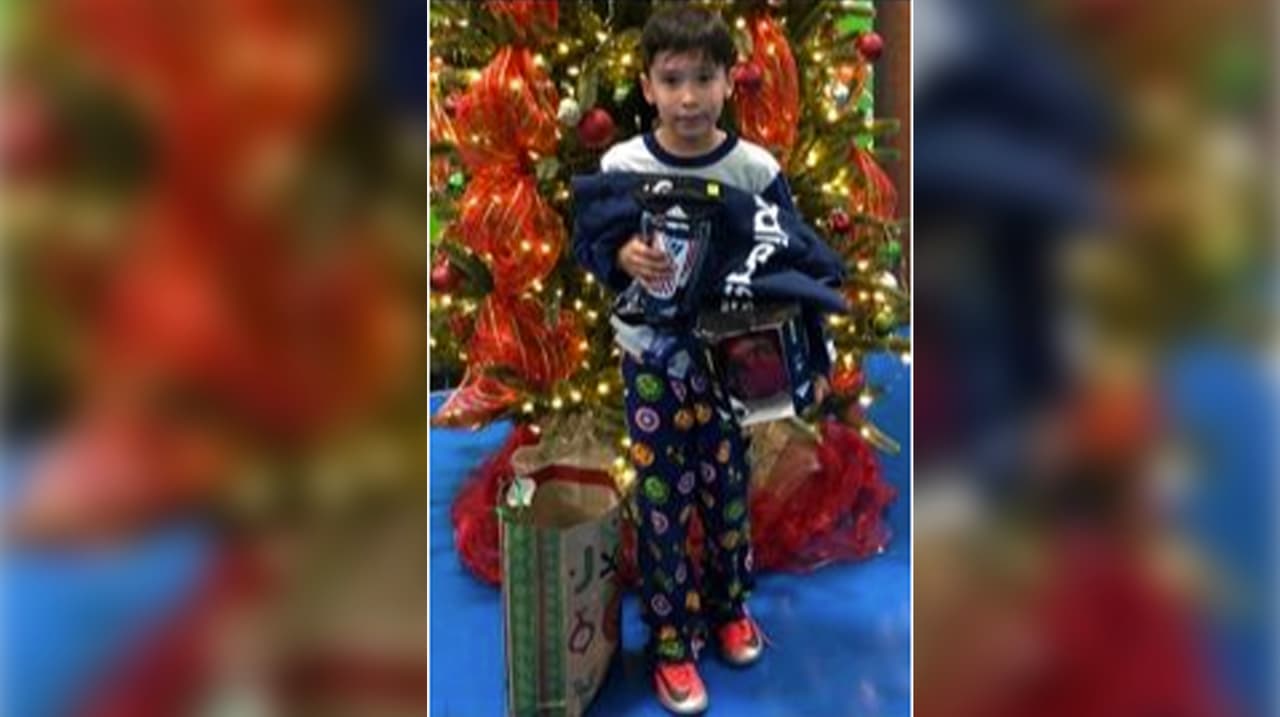 Muere niño de 7 años tras ser atropellado en Fort Worth y la policía busca al responsable