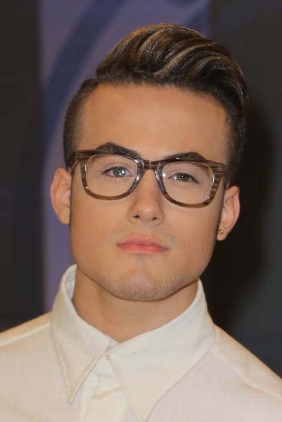 Johnny sí que sabe cómo brillar en las alfombras.