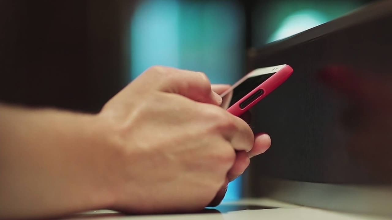 La sextorsión: ¿qué hacer si uno de tus hijos es víctima de un depredador sexual en línea?