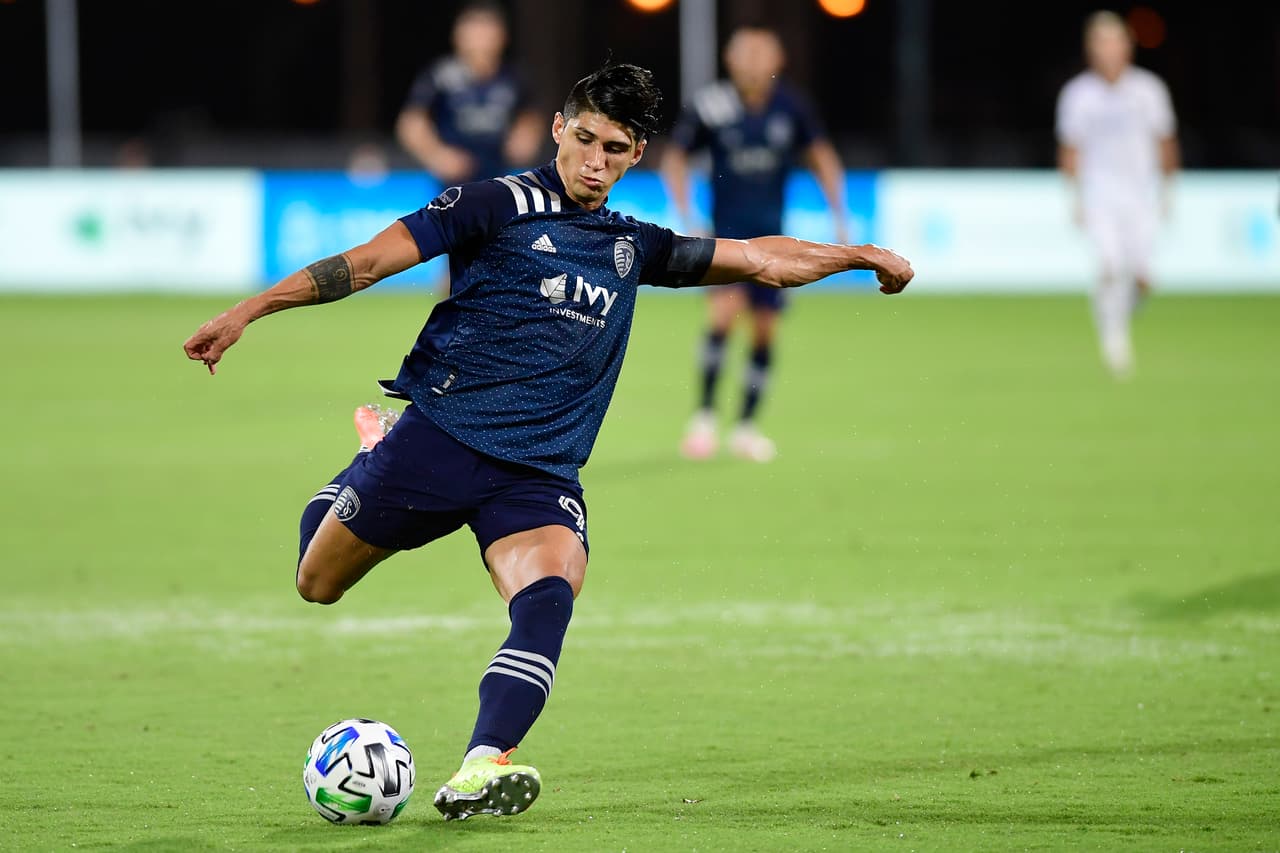 ¿Volver a Chivas? Alan Pulido revela su futuro con Sporting KC para 2023