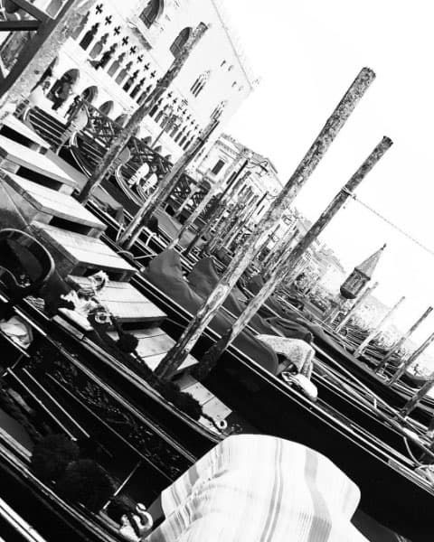 Un viaje en góndola en la bella Venecia no pudo faltar.