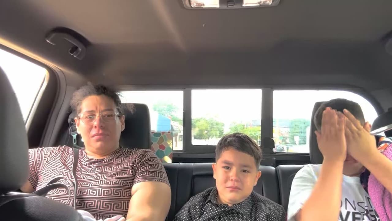 Madre hondureña y sus dos hijos abandonan EE.UU.: temía ser deportada