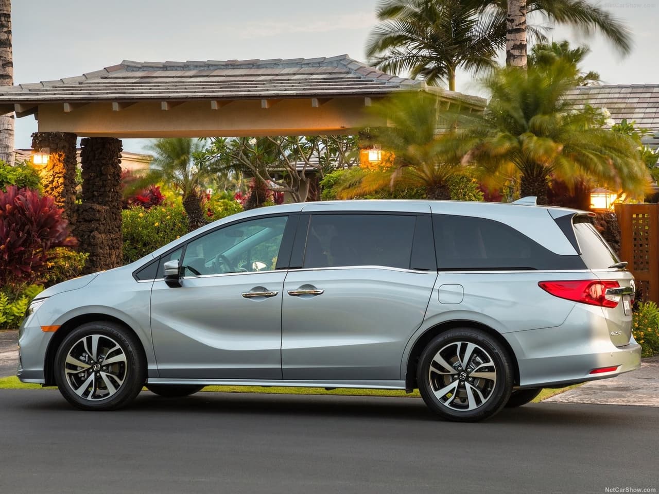 <h3 class="cms-H3-H3"><b>14. Honda Odyssey</b></h3>
<br>
<br>
<b>Precio promedio con 1 año de uso:</b> $33,573
<br>
<b>Precio promedio con 3 años de uso:</b> $25,809
<br>
<b>Precio promedio con 5 años de uso: </b>$18,974