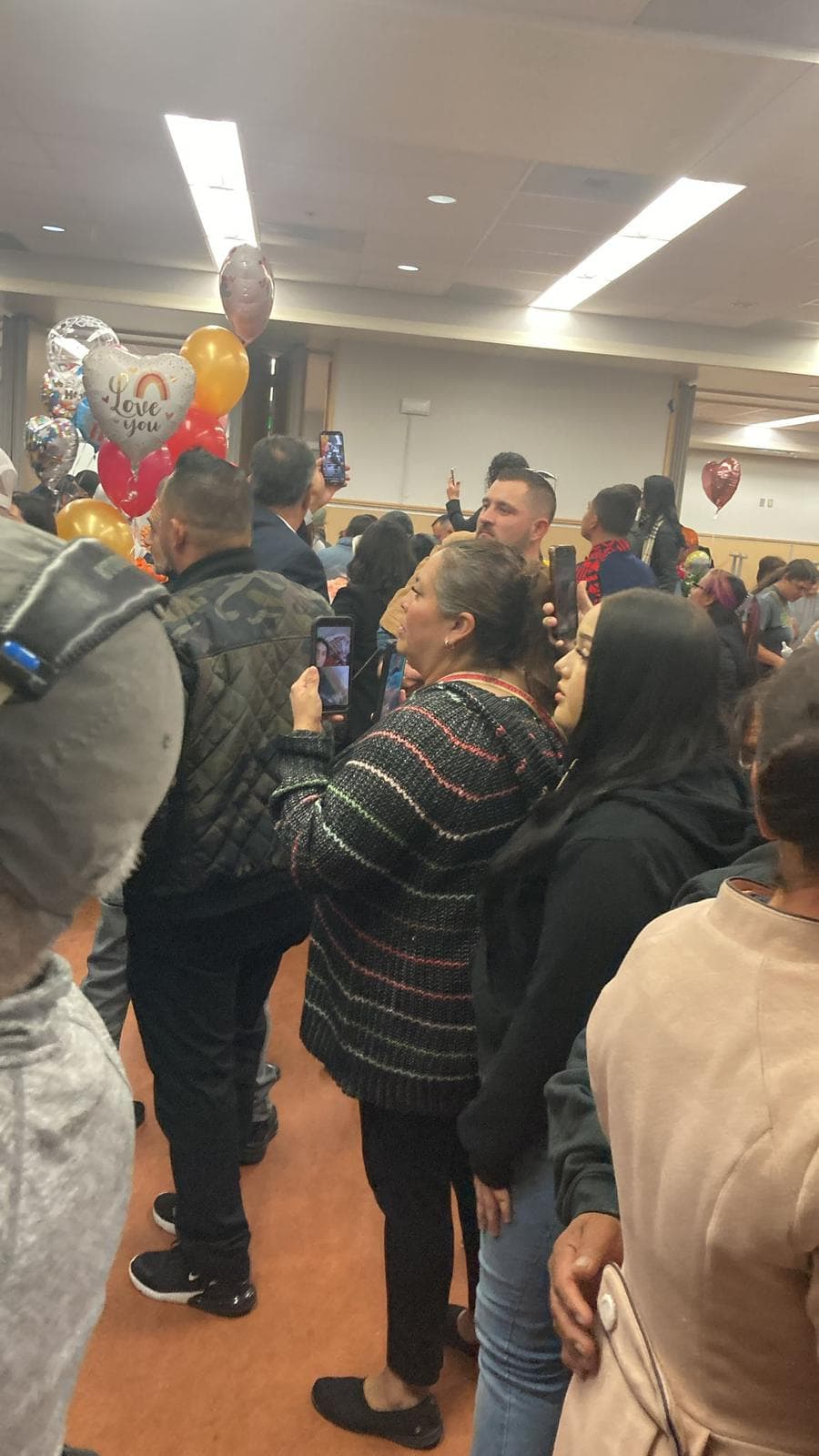 A pesar de la felicidad de poder reunirse, algunas de las familias también experimentaron dolor debido a la pérdida de seres queridos que no pudieron participar en el programa. Aun así, tienen planes de disfrutar el tiempo perdido y fortalecer los lazos familiares.