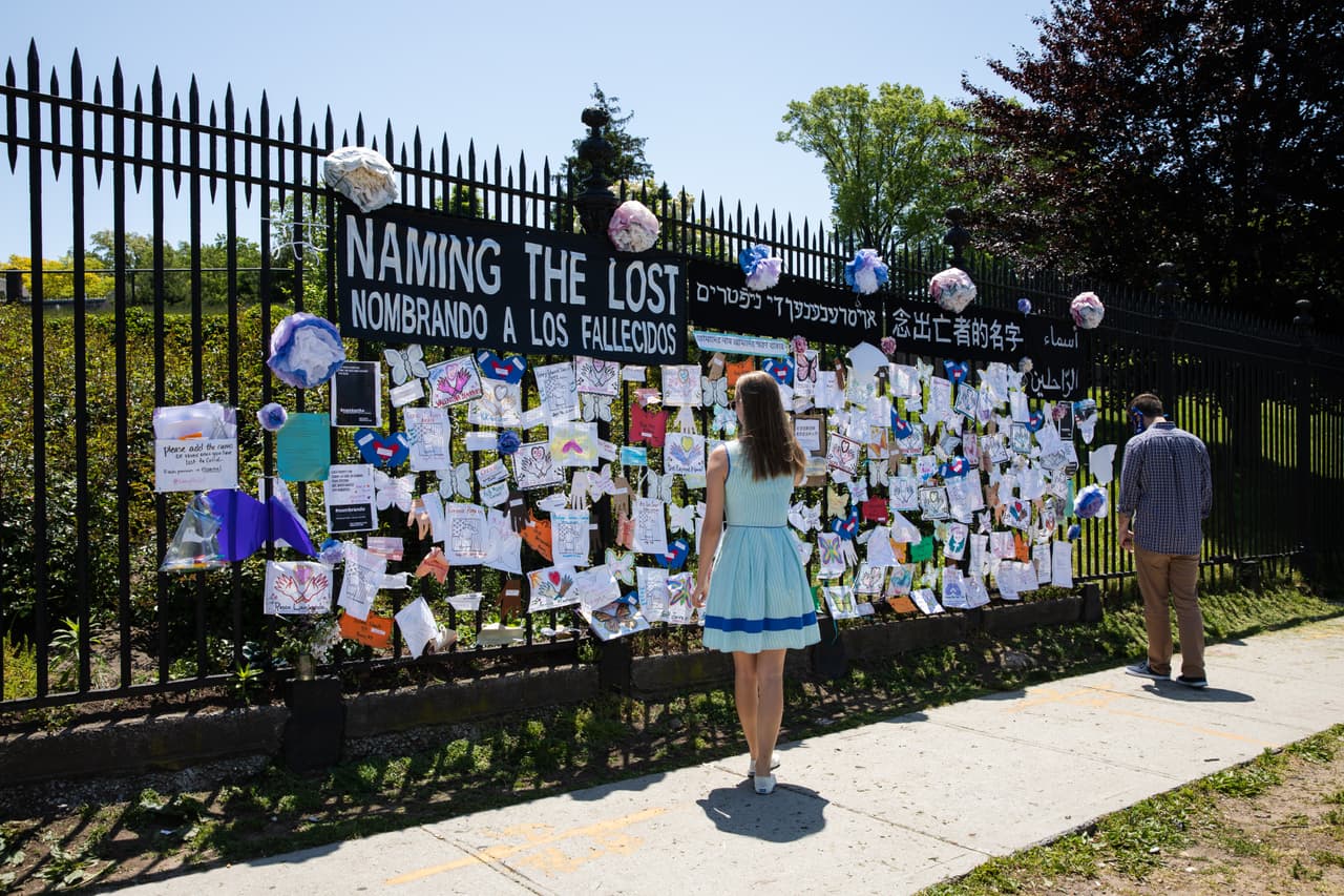 El mural en Sunset Park para recordar a las víctimas del coronavirus.