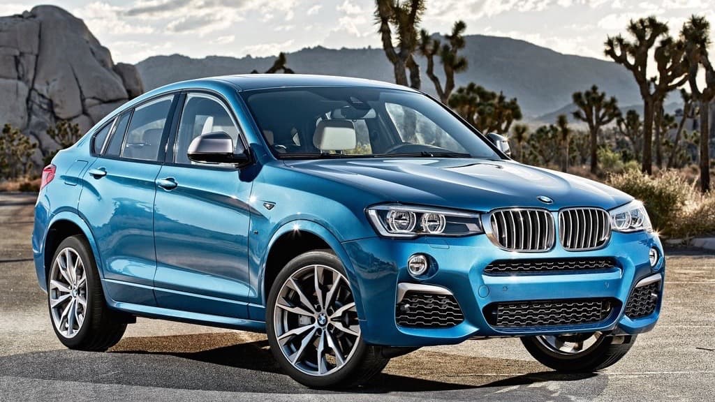 <b>BMW X4</b>: Esta crossover estilo coupé basada en el BMW Serie-4 ha sido controversial por su diseño pero ha cautivado a un importante número de compradores. Todas las unidades de esta camioneta son construidas en la planta de BMW en Spartansburg en Carolina del Sur, la cual es hoy en día la planta de fabricación de automóviles más grande y con mayor capacidad de BMW en todo el mundo.