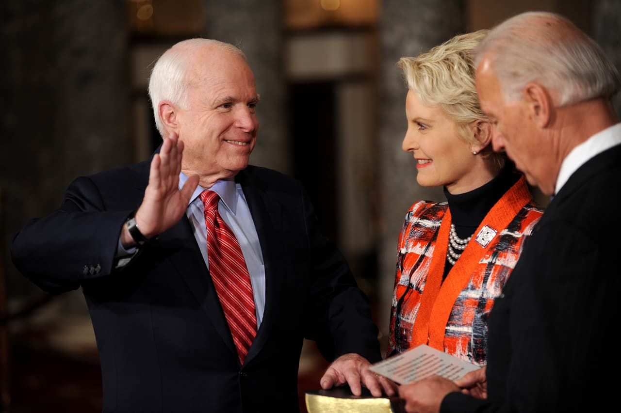 Biden recibe respaldo de la familia McCain, una de las más respetadas entre las republicanas de Arizona