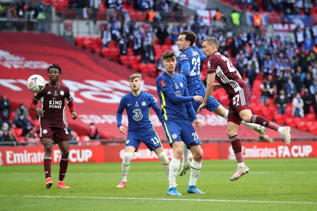 El solitario gol de Youri Tielemasns y la enorme figura de Kasper Smeichel en al portería, le dan el primer título de FA Cup en su historia al Leicester City.