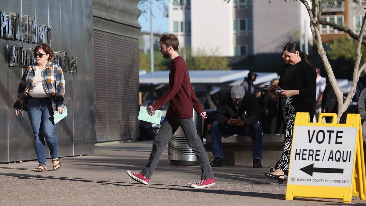 Largas filas y espera para conocer los resultados en Arizona: así va la jornada