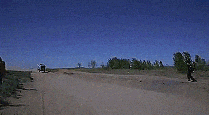 Disfruten de un camión de carreras en todo su esplendor