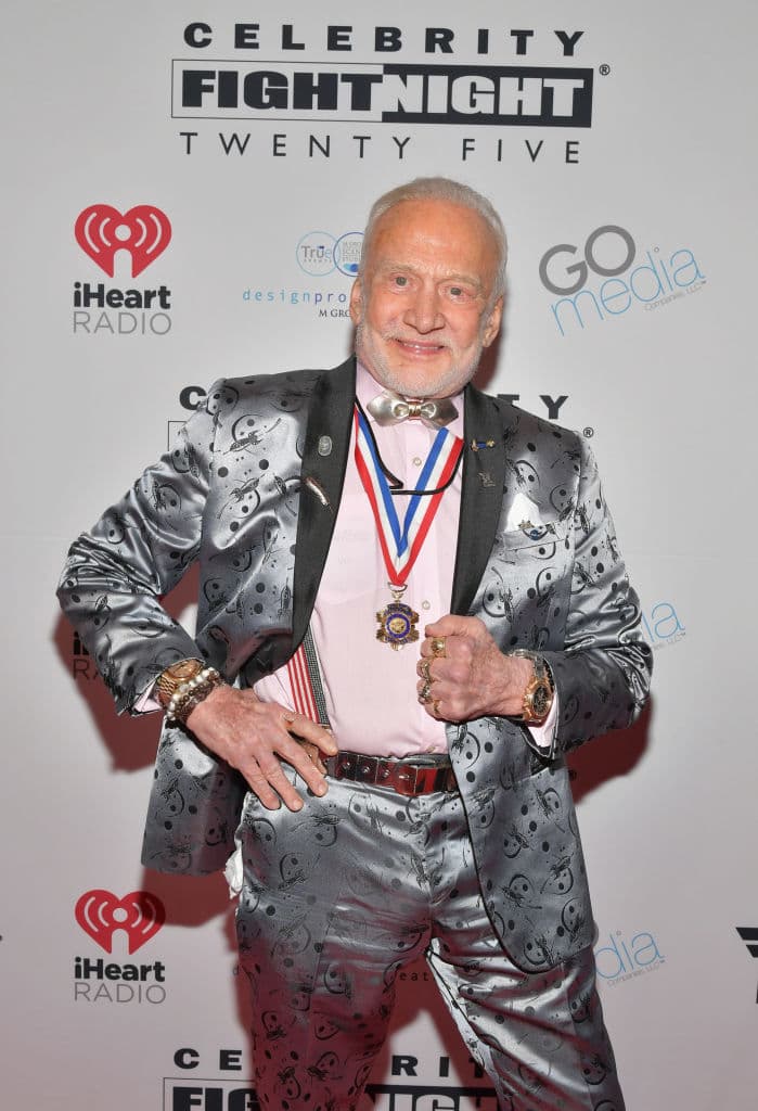 Buzz Aldrin (astronauta) – 91 años.
<br>