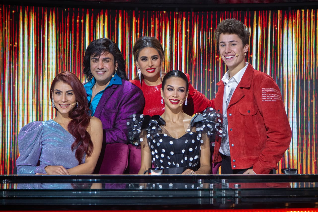 La conexión entre María León, Albertano, Biby Gaytán y Juanpa Zurita se dio desde el momento en que ocuparon una silla en la mesa del jurado de Pequeños Gigantes.