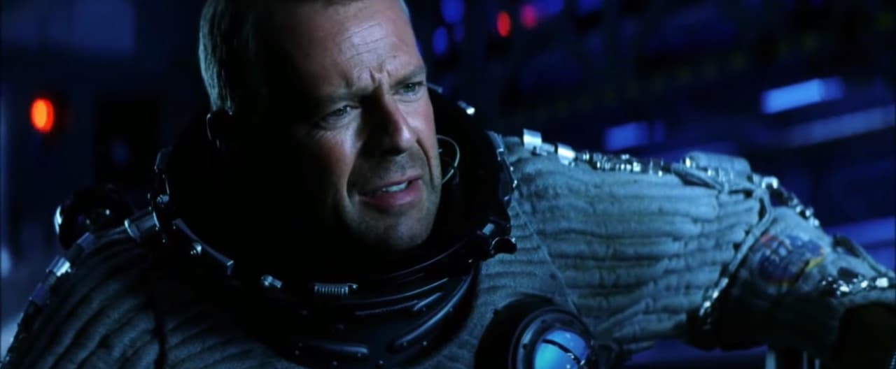 Entre tantas muertes que ocurren en 'Armageddon', la Bruce Willis es de las más emotivas.