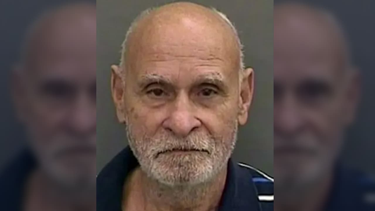 Arrestan a pastor de Tampa acusado de abusar sexualmente de sus hijas adoptivas 