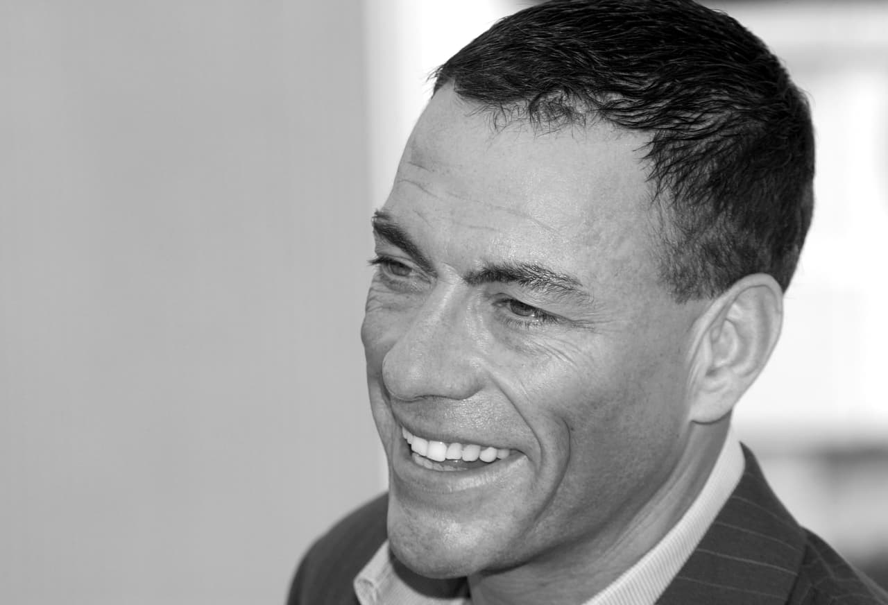 El actor de películas de acción, Jean Claude Van Damme, reveló que fue diagnosticado con trastorno bipolar en el 2011.