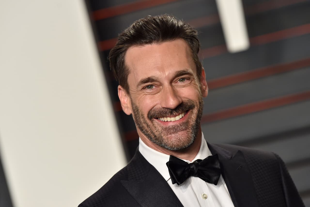 El actor de Mad Men, Jon Hamm, ha sufrido de depresión por varios años. En una entrevista con The Guardian comentó que estuvo en terapia y tomó medicamentos antidepresivos para tratar su depresión.