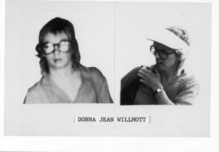 <h3 class="cms-H3-H3">Donna Jean Willmott</h3>
<br>
<br>El 6 de diciembre de 1994, Willmott 
<b><a href="https://www.fbi.gov/wanted/topten/topten-history/hires_images/FBI-412-DonnaJeanWillmott.jpg/view" target="_blank">se entregó junto a su pareja</a></b> en Chicago, Illinois.