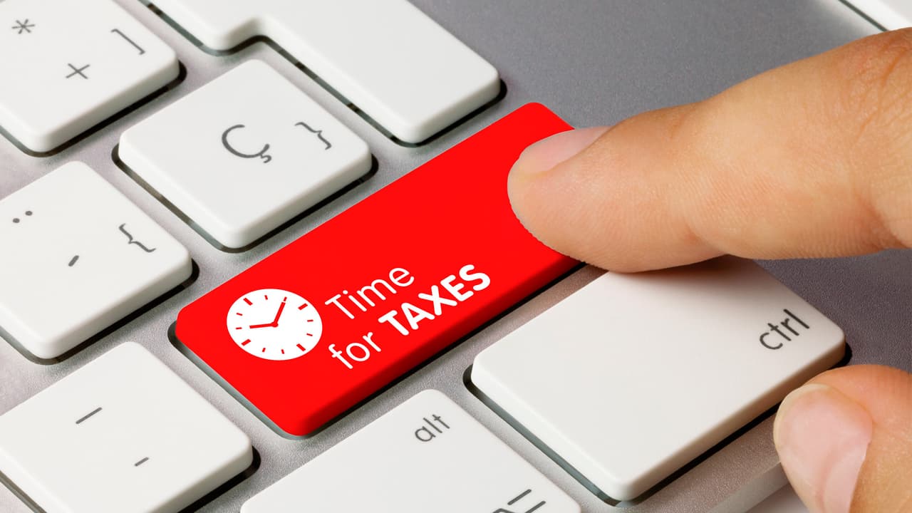 <b>Presentar la declaración fuera de tiempo</b>
<br>Los contribuyentes que requieran más tiempo para presentar sus impuestos pueden solicitar una prórroga de seis meses, hasta el 15 de octubre, evitando así multas por presentación tardía.