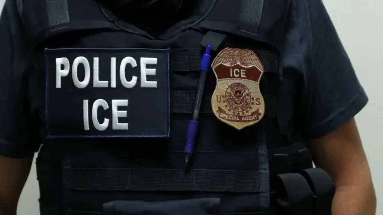 Liberan a un adolescente detenido por ICE junto a su padre en Connecticut: las noticias del día